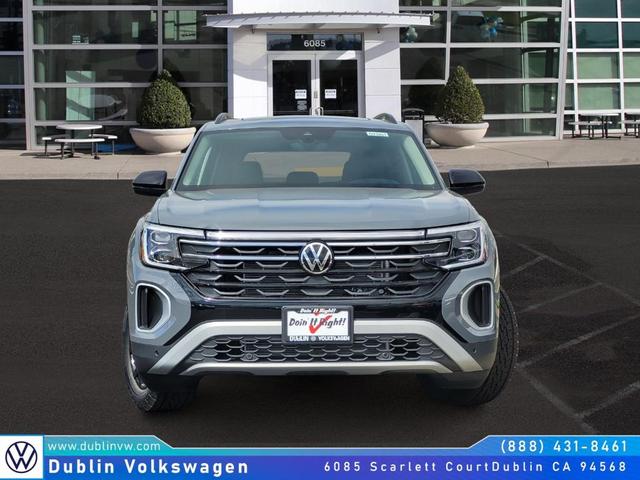 Photo of 2025 Pure Gray Volkswagen Atlas