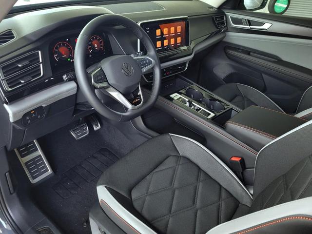 Photo of 2025 Pure Gray Volkswagen Atlas