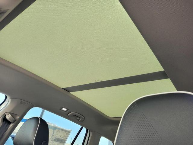 Photo of 2025 Opal White Pearl Effect Volkswagen Atlas