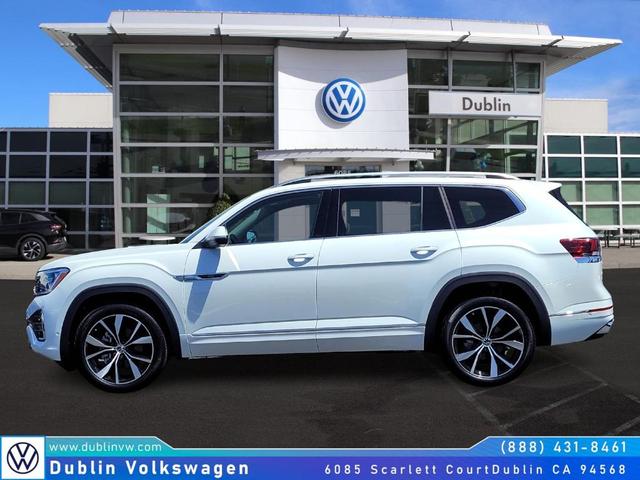 Photo of 2025 Opal White Pearl Effect Volkswagen Atlas