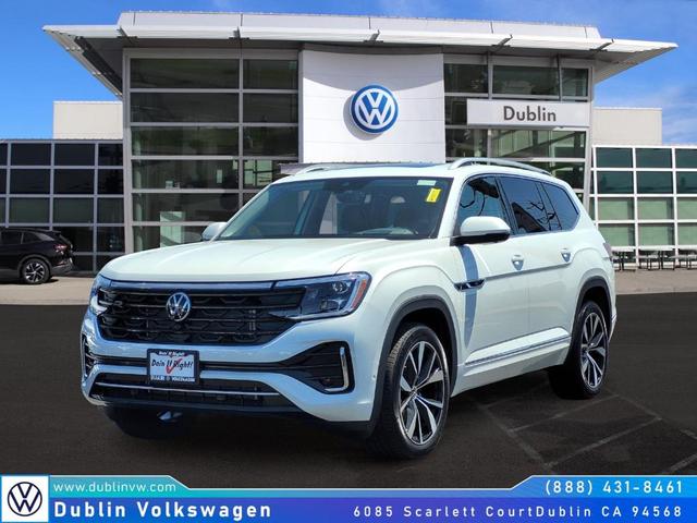 Photo of 2025 Opal White Pearl Effect Volkswagen Atlas