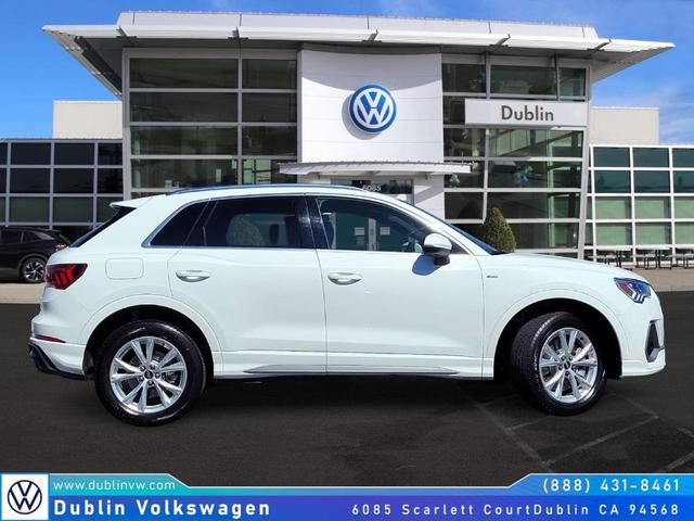 Photo of 2023 Ibis White Audi Q3