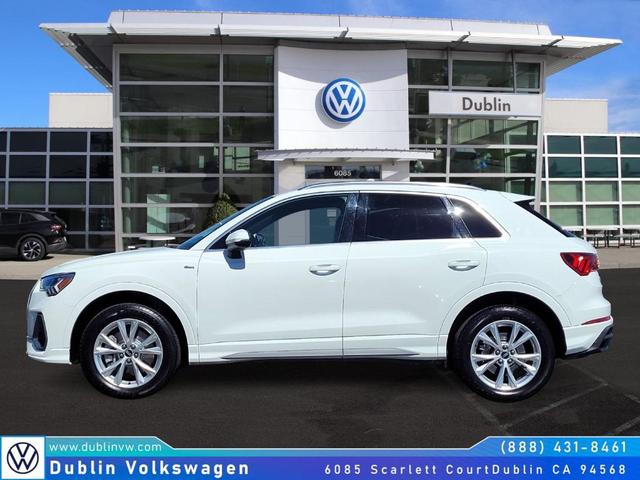 Photo of 2023 Ibis White Audi Q3