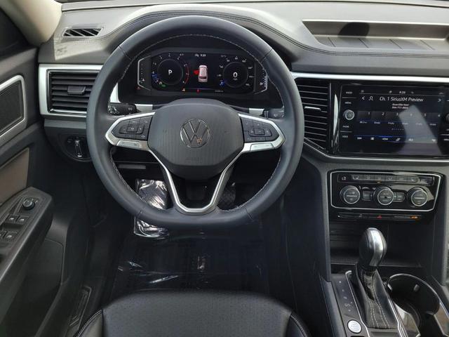 Photo of 2022 Pyrite Silver Metallic Volkswagen Atlas