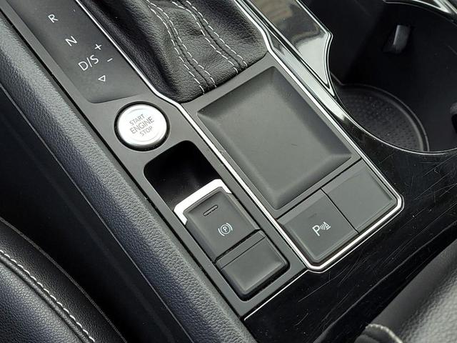 Photo of 2022 Pyrite Silver Metallic Volkswagen Atlas