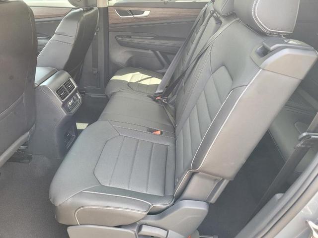 Photo of 2025 Pure Gray Volkswagen Atlas