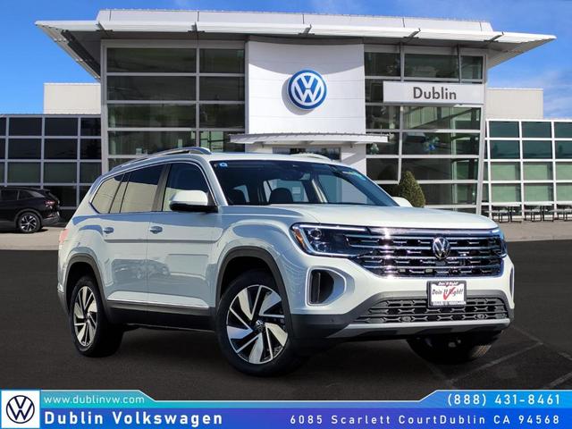 Photo of 2025 Opal White Pearl Effect Volkswagen Atlas