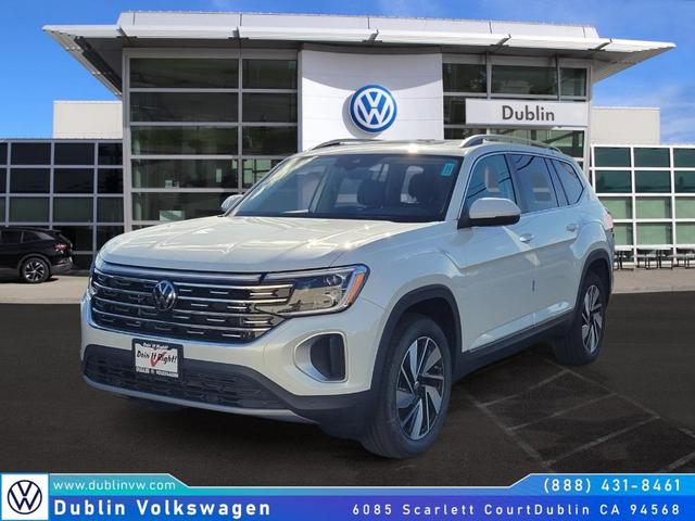 Photo of 2025 Opal White Pearl Effect Volkswagen Atlas