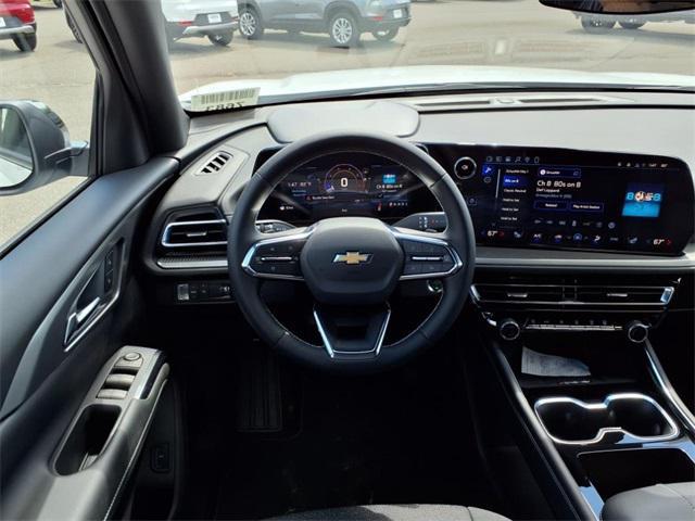Photo of 2026 Summit White Chevrolet Traverse
