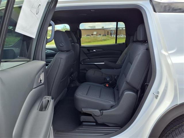 Photo of 2026 Summit White Chevrolet Traverse