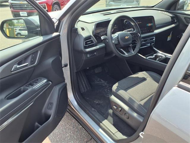 Photo of 2025 Sterling Gray Metallic Chevrolet Traverse