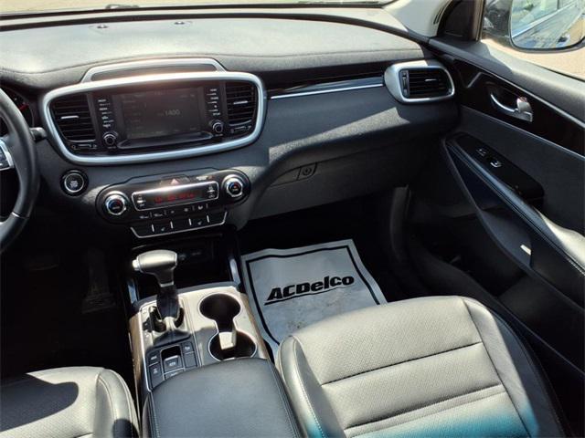 Photo of 2020 Gravity Gray Kia Sorento
