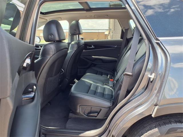 Photo of 2020 Gravity Gray Kia Sorento