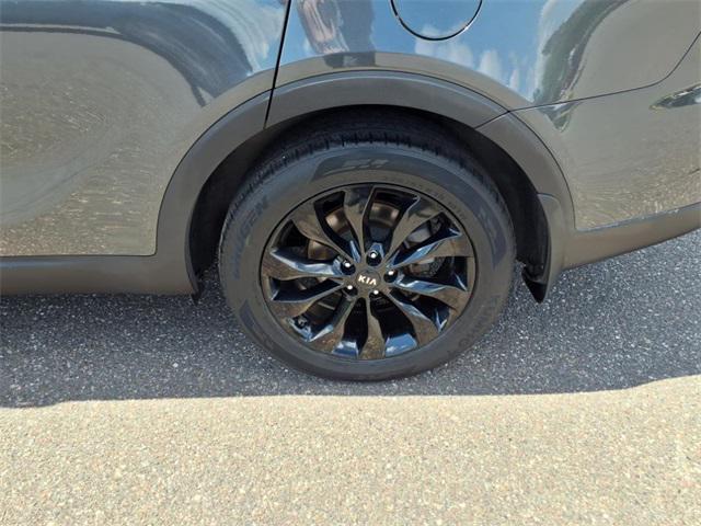 Photo of 2020 Gravity Gray Kia Sorento