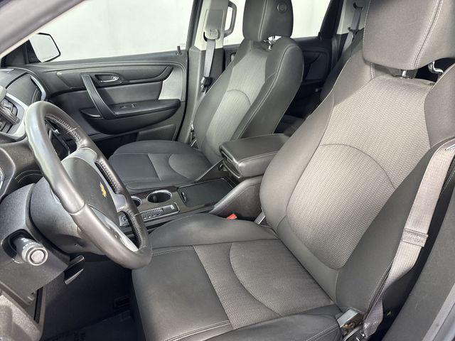 Photo of 2015 Tungsten Metallic Chevrolet Traverse