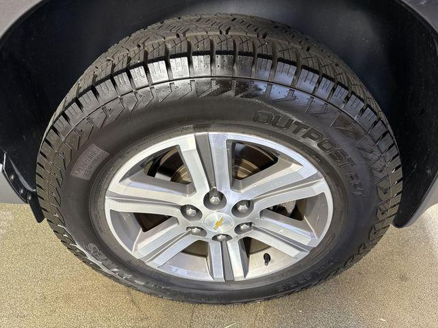 Photo of 2015 Tungsten Metallic Chevrolet Traverse