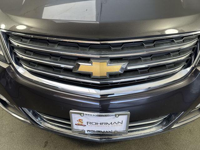 Photo of 2015 Tungsten Metallic Chevrolet Traverse