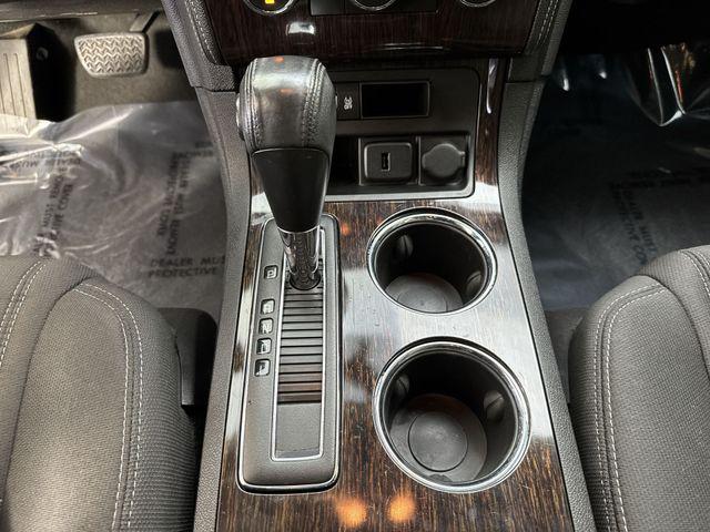 Photo of 2015 Tungsten Metallic Chevrolet Traverse