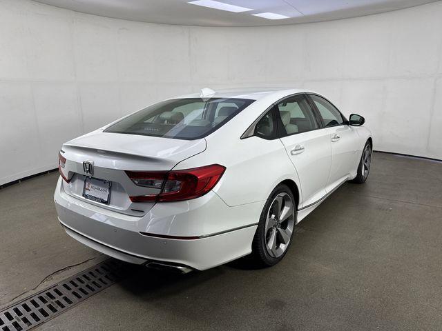 Photo of 2018 Platinum White Pearl Honda Accord