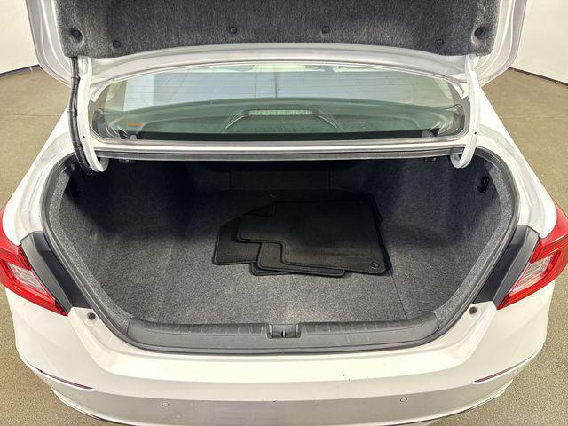 Photo of 2018 Platinum White Pearl Honda Accord