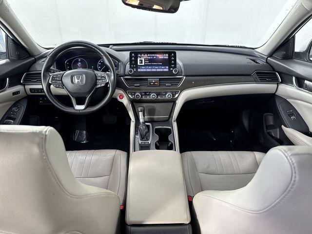 Photo of 2018 Platinum White Pearl Honda Accord