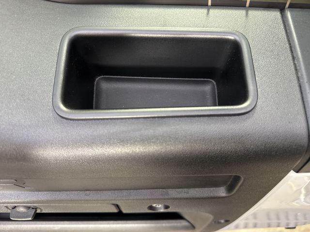 Photo of 2022 Fuji White Land Rover Defender