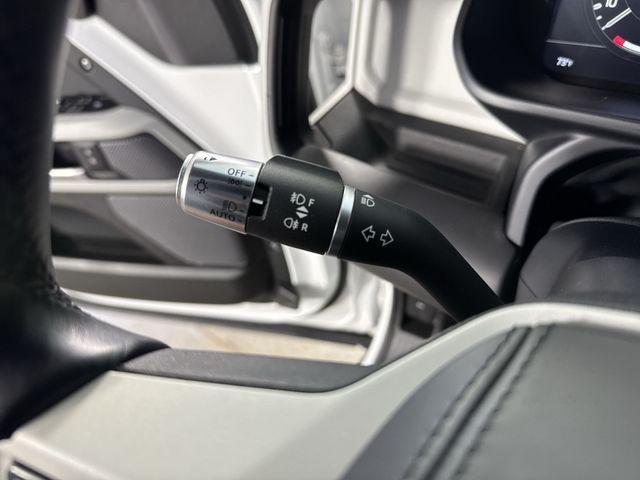 Photo of 2022 Fuji White Land Rover Defender