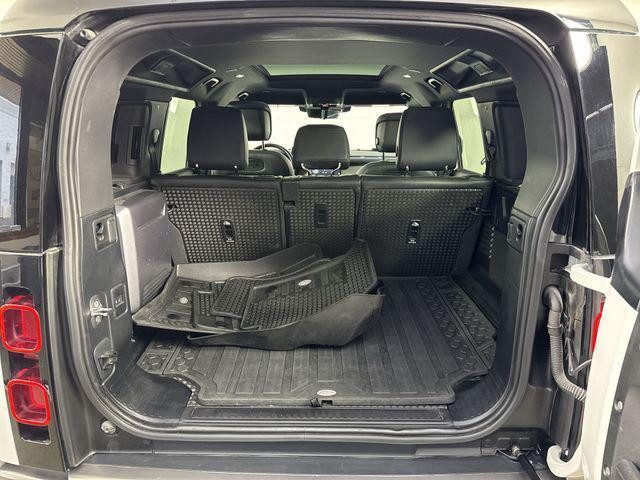 Photo of 2022 Fuji White Land Rover Defender