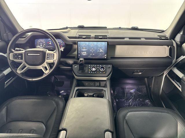 Photo of 2022 Fuji White Land Rover Defender