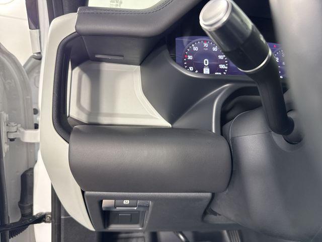 Photo of 2022 Fuji White Land Rover Defender
