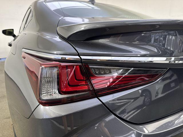 Photo of 2025 Cloudburst Gray Lexus ES 300h