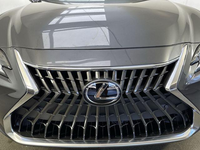 Photo of 2025 Cloudburst Gray Lexus ES 300h