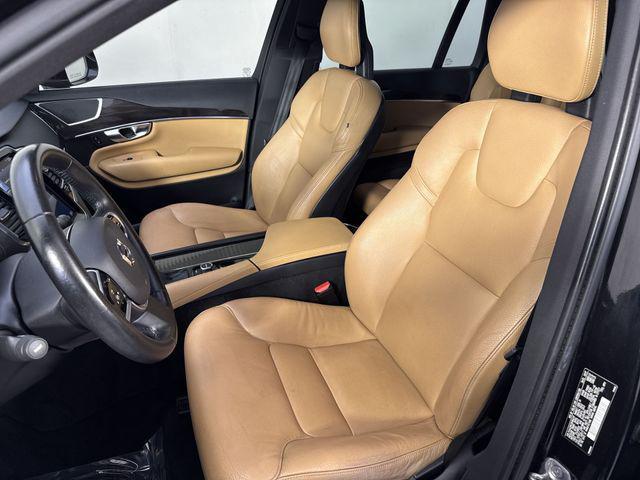 Photo of 2017 Onyx Black Metallic Volvo XC90