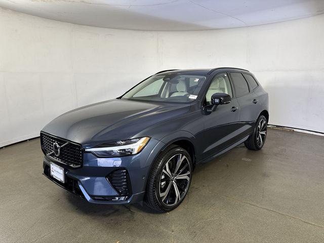 Photo of 2025 Denim Blue Metallic Volvo XC60