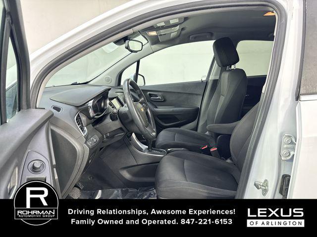Photo of 2019 Summit White Chevrolet Trax