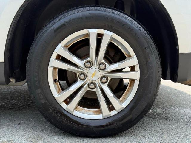 Photo of 2015 Silver Chevrolet Equinox