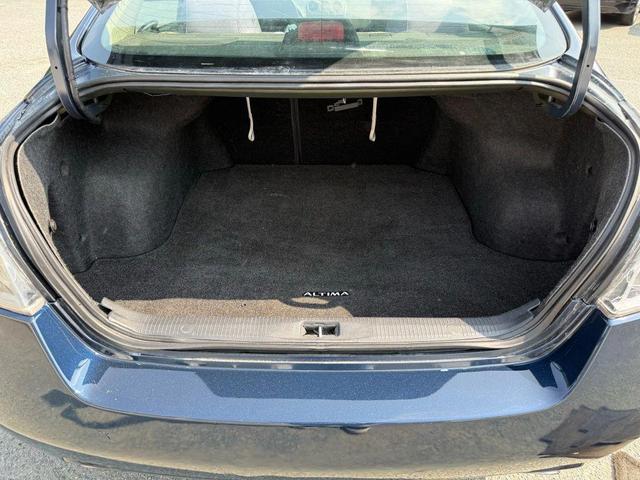Photo of 2012 Navy Blue Metallic Nissan Altima
