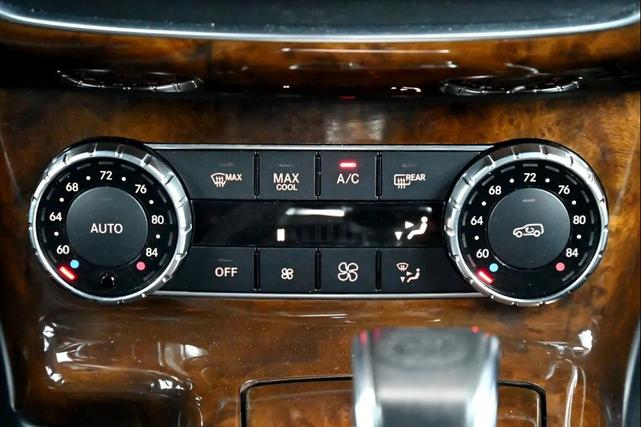 Photo of 2015 Magnetite Black Mercedes-Benz G-Class