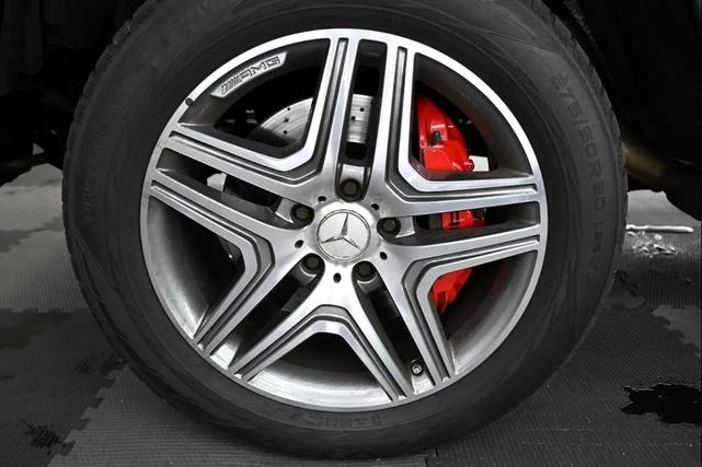 Photo of 2015 Magnetite Black Mercedes-Benz G-Class
