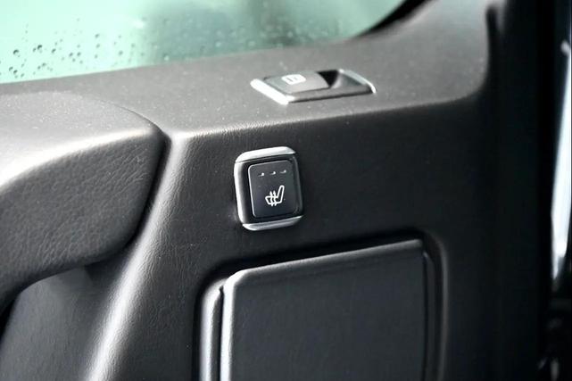 Photo of 2015 Magnetite Black Mercedes-Benz G-Class