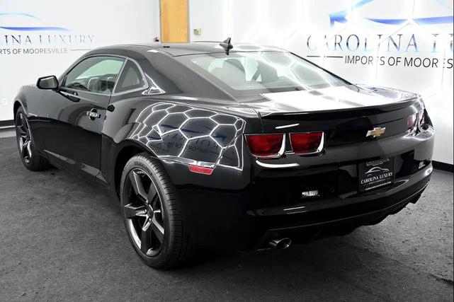 Photo of 2011 Black Chevrolet Camaro