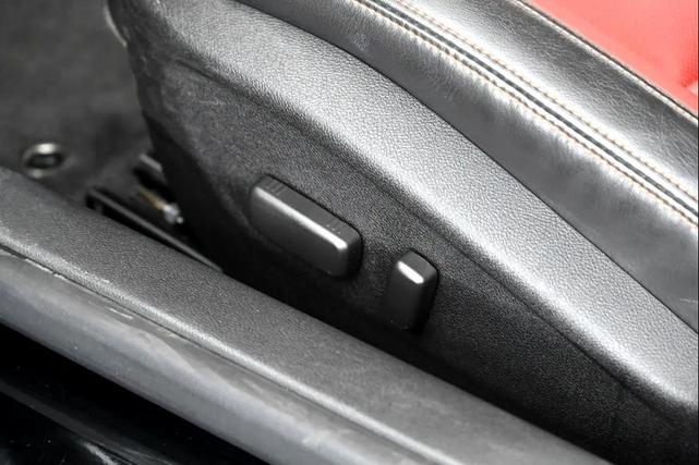 Photo of 2011 Black Chevrolet Camaro