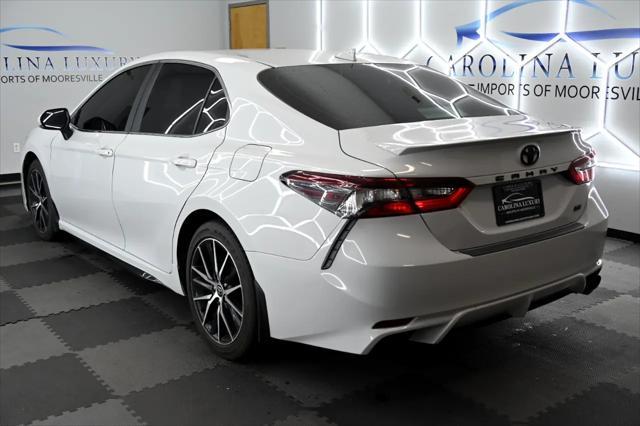 Photo of 2023 Ice Edge White Toyota Camry