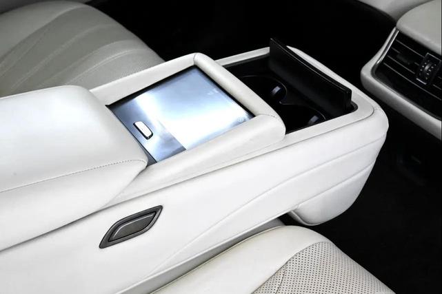 Photo of 2018 Nightfall Mica Lexus LS 500