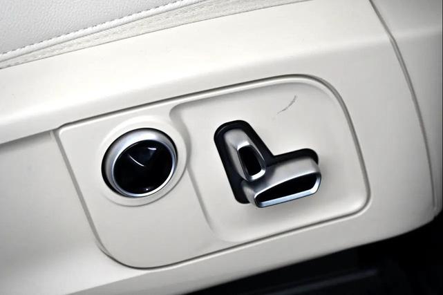 Photo of 2021 Bianco Maserati Levante