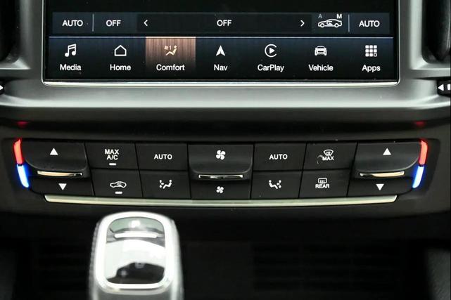 Photo of 2021 Bianco Maserati Levante