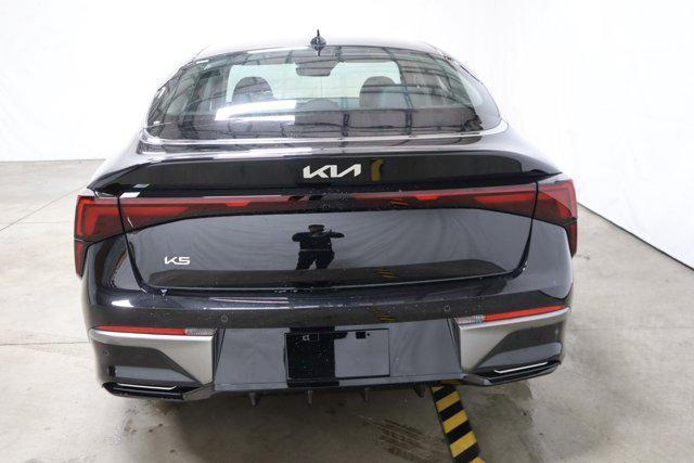 Photo of 2025 AURORA BLACK Kia K5