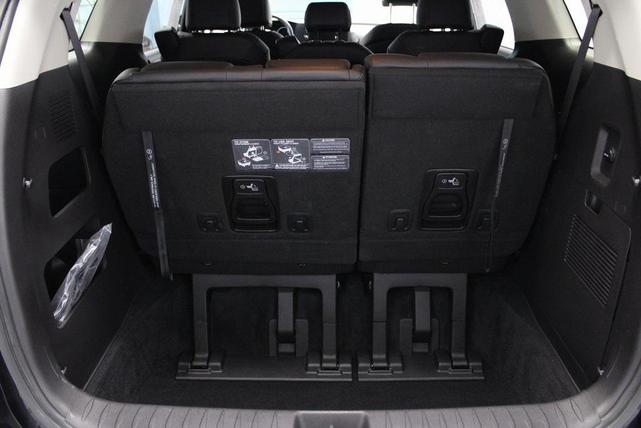 Photo of 2023 Aurora Black Pearl Kia Carnival