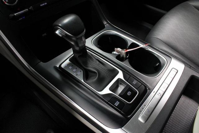 Photo of 2023 Aurora Black Pearl Kia Carnival