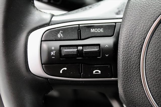 Photo of 2023 Glacial White Pearl Kia K5